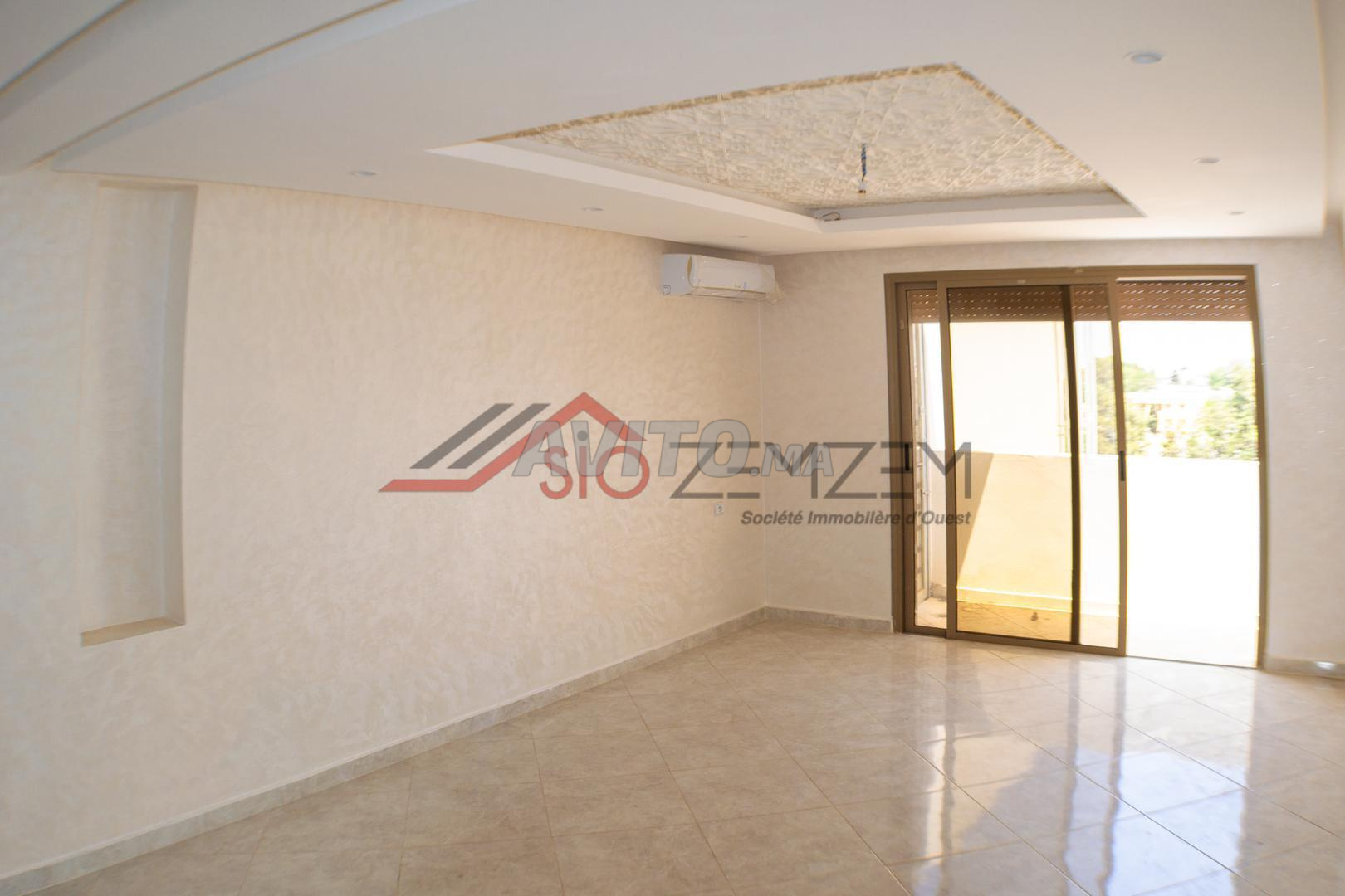 Appartement vide au centre-ville de (Maâmora)