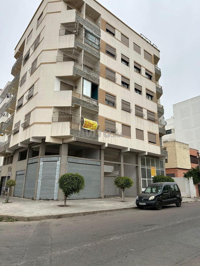 Magasin commercial titré 137 m² avec soupente