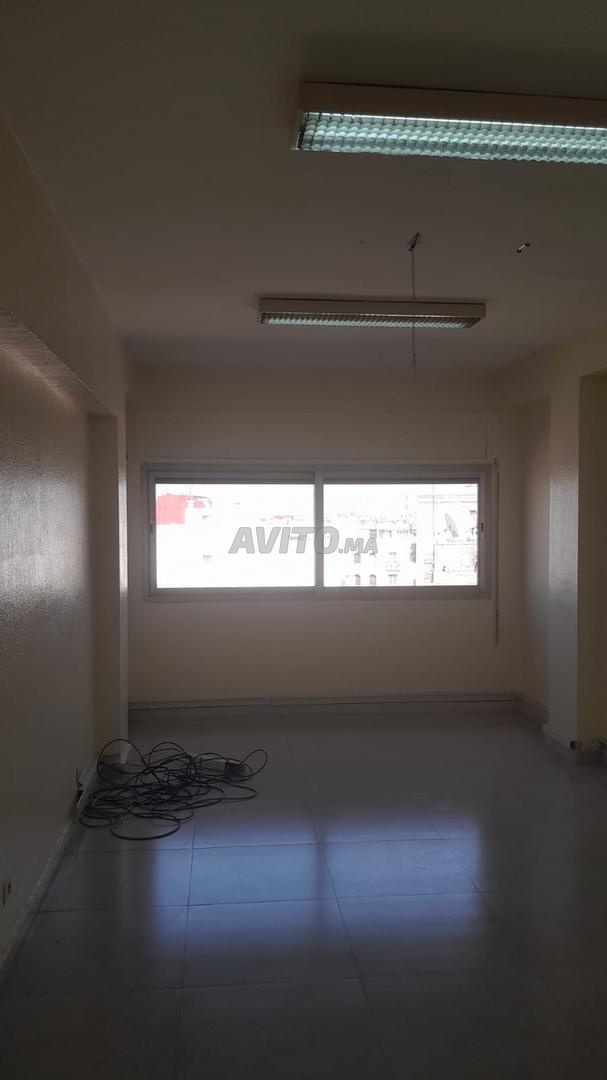 Bureau 140m idéal domaine médical Zerktouni/2Mars