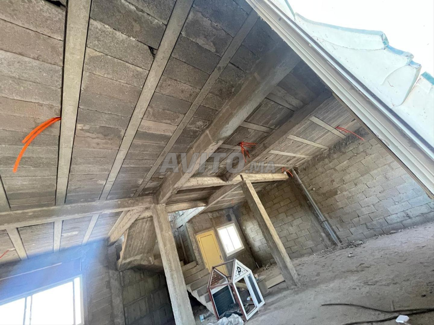 Villa gros œuvre à vendre 164m² semi-fini à Farah