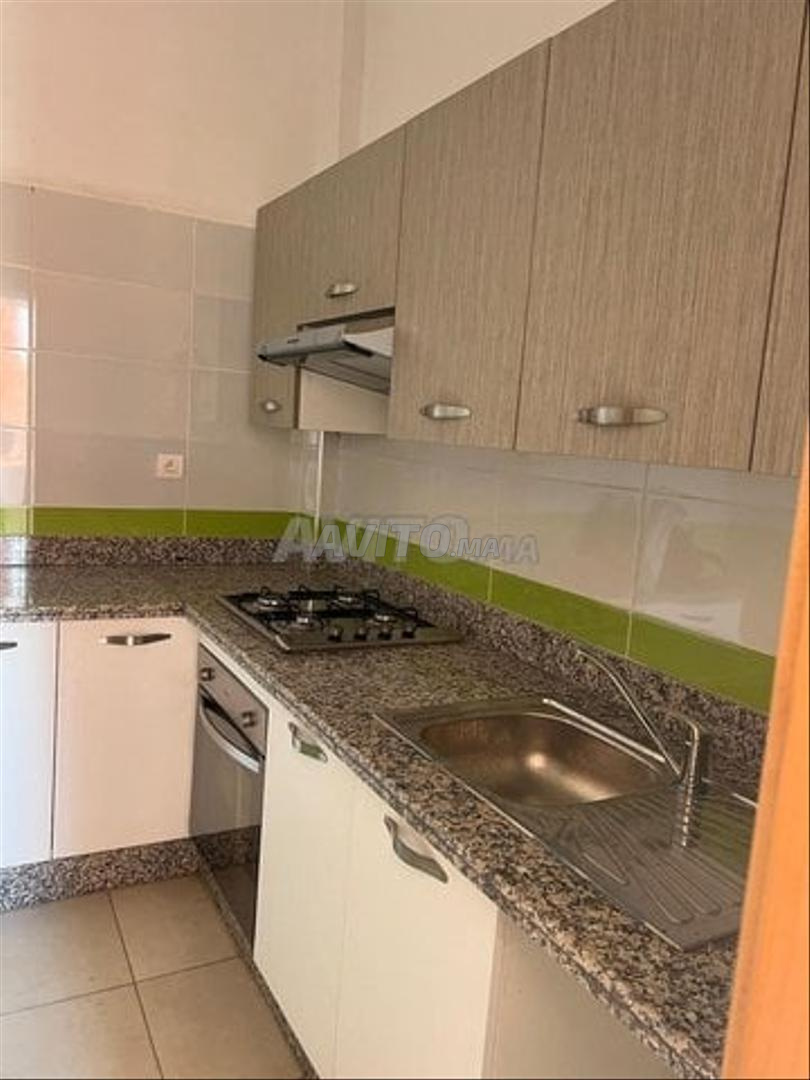 Joli appartement vide neuf à Ain Mezouar