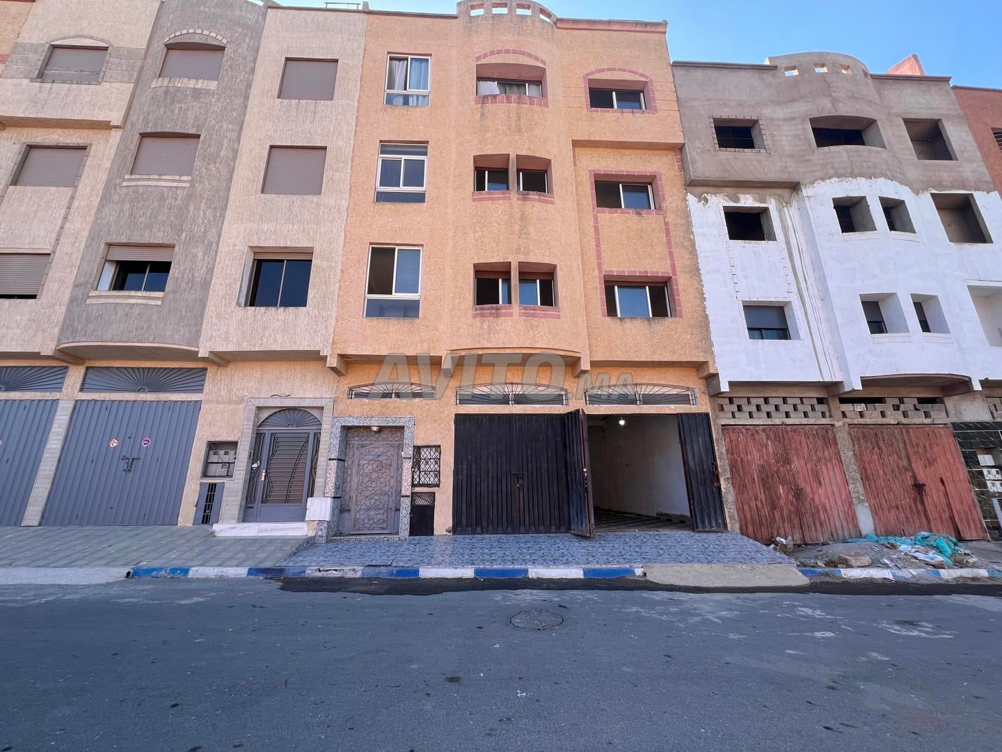 Maison 120m2 RDC Comm 3 étages en vente à Bouznika
