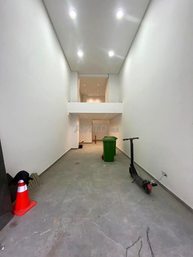 MAGASIN 68M2 À LOUER QUARTIER DES HÔPITAUX