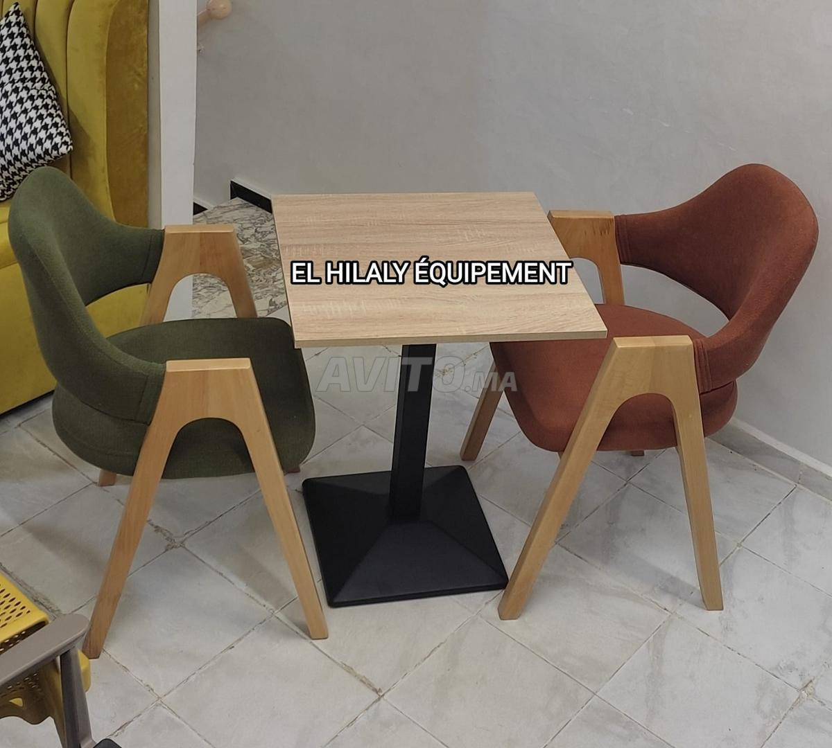 Vente de chaises et tables pour cafés et restaurants en gros