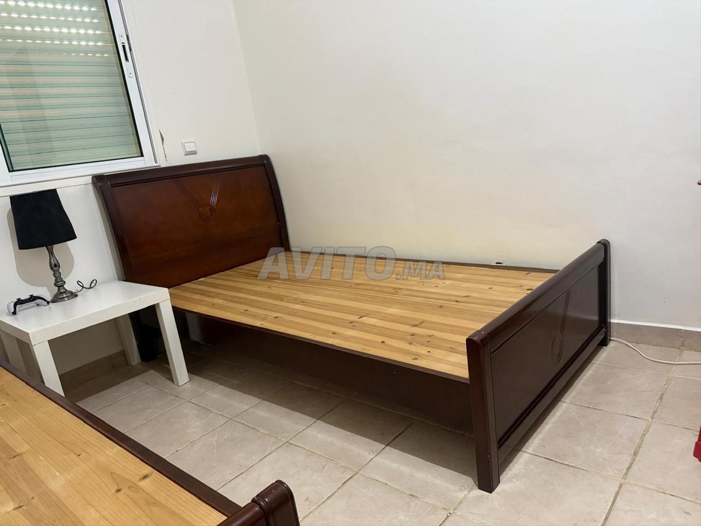 2 Lits simples en bois italien (1.08m x 1.90m)
