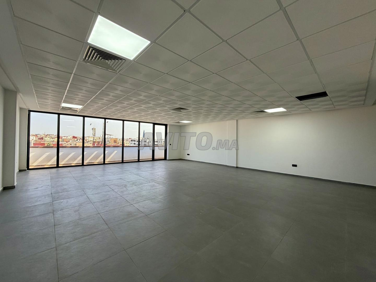 Bureau 90 m² neuf à louer Salé-Tabriquet