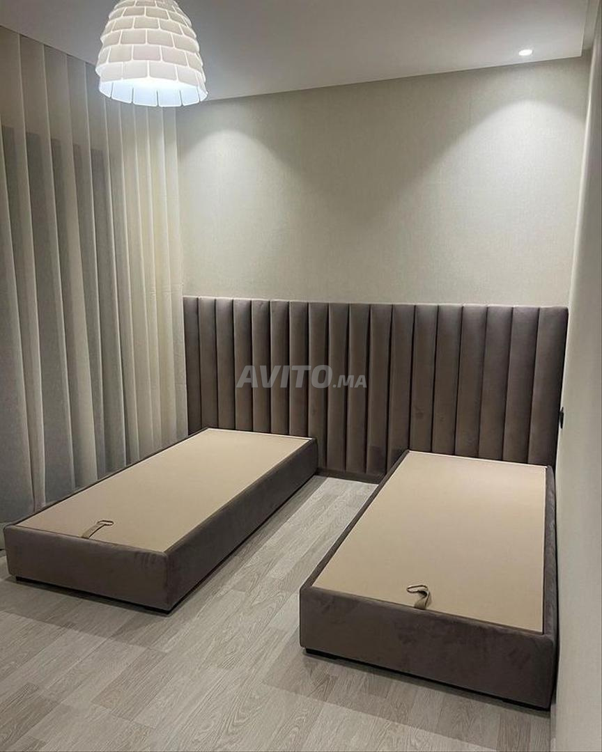 🛏️ 2 lits simples avec tête de lit design
