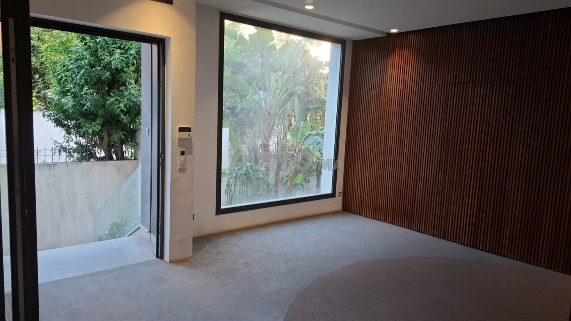 Villa usage bureau 425m2 a louer Palmier