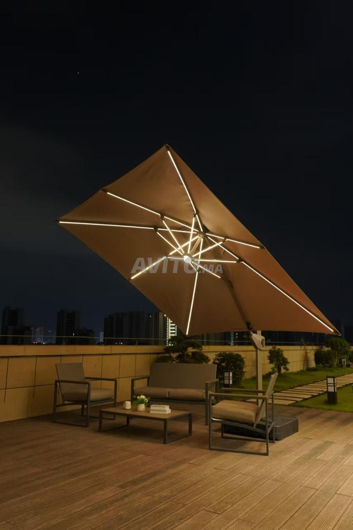 Parasol Carre 3x3x3x3m solaire sans branchement