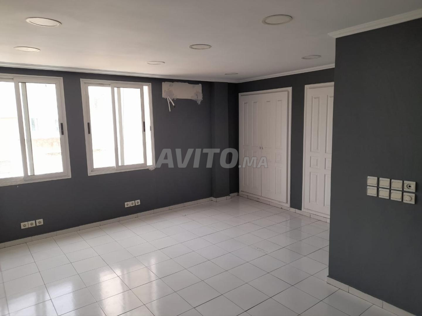 Bureau 1Open 1p 55m2 à louer face Morizgo