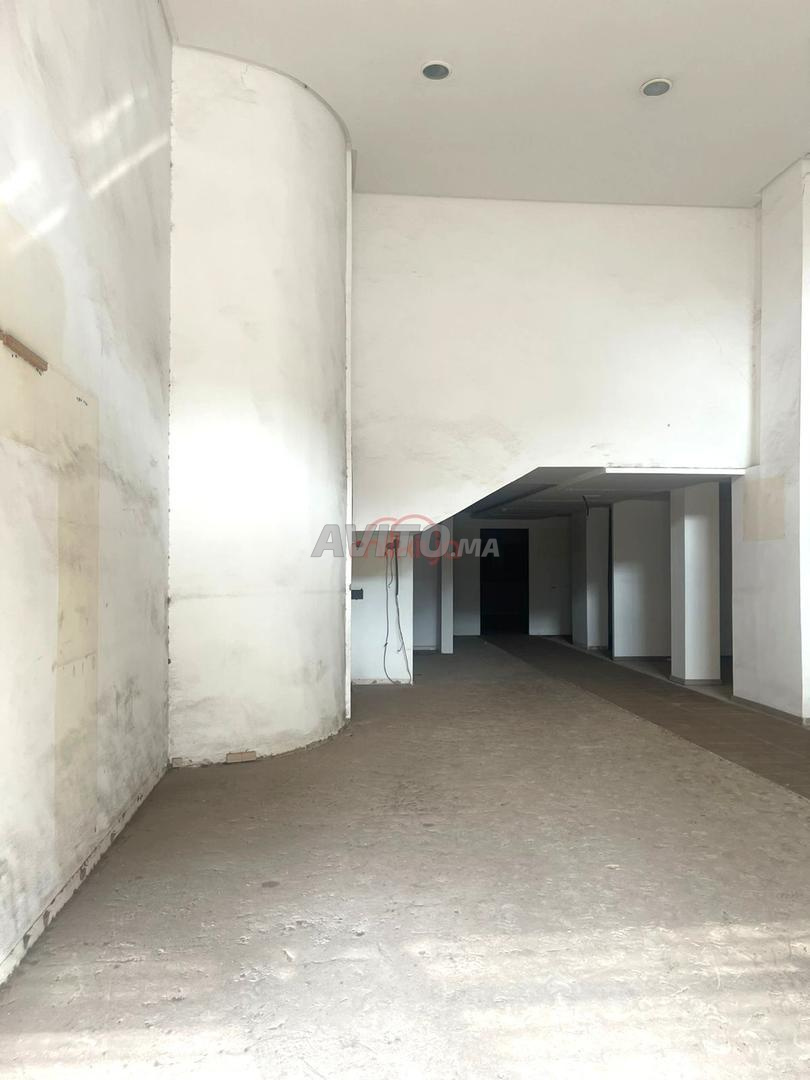 Vente Local de 701 m2 à Casablanca