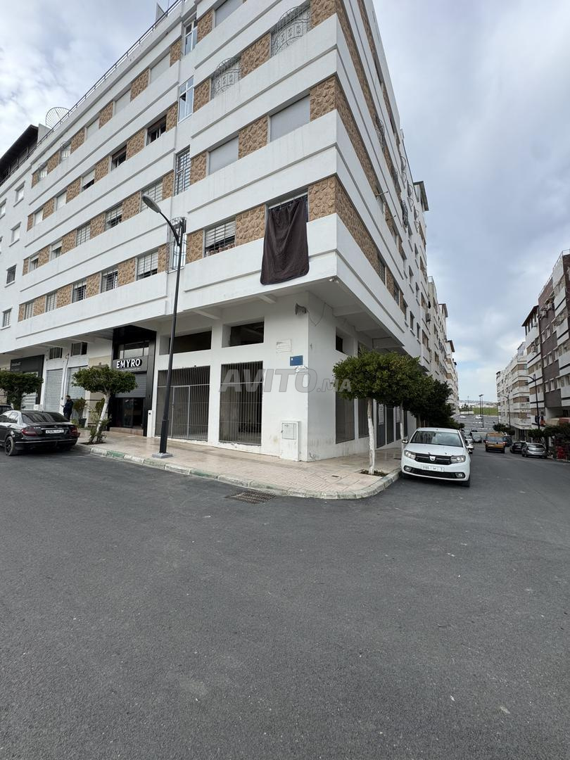 Location Local Commercial 59 m² en face du Stade