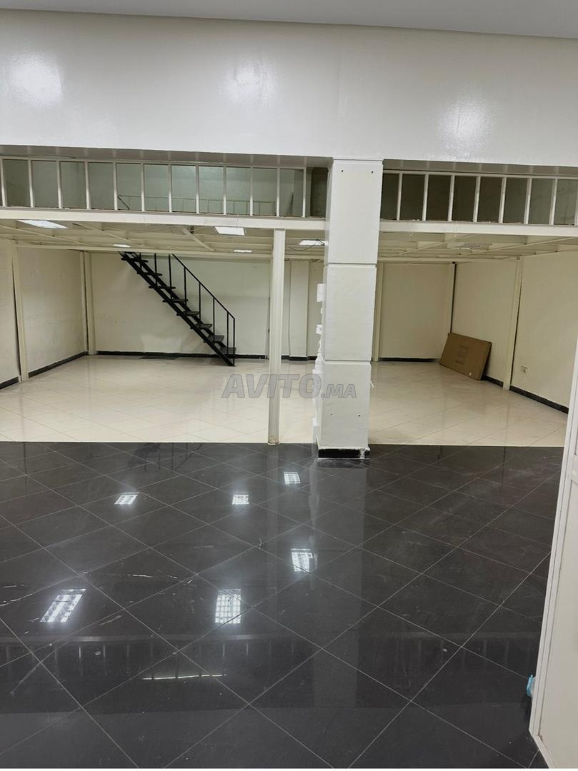 Magasin 190m2 à louer à 2Mars