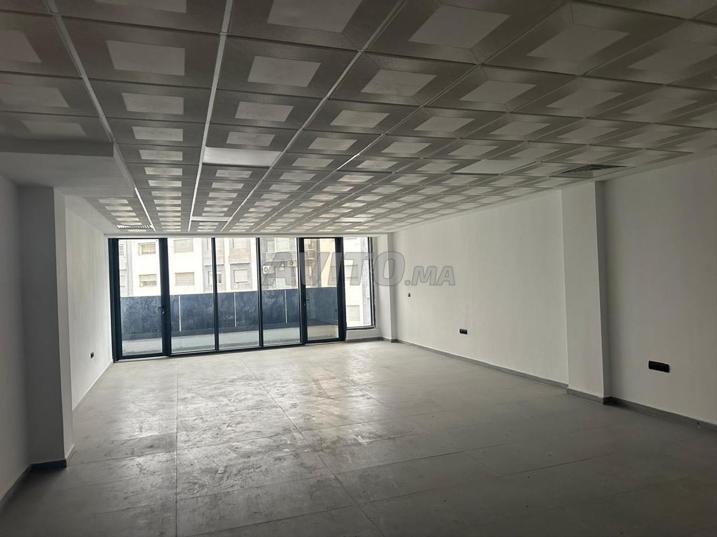 🏢 Bureau moderne à louer – Centre d’Affaires