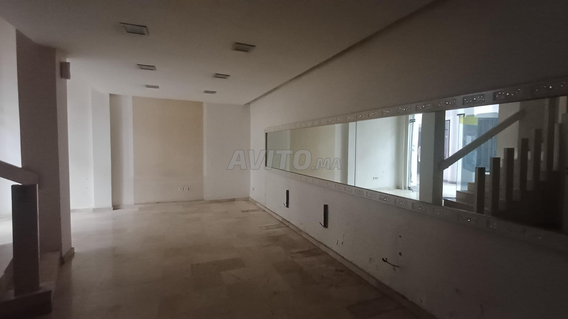 Local commercial 67m2 Triangle d'or