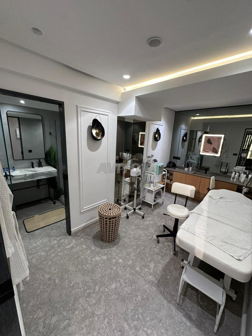 Salon de beauté à vendre - 111 m² - Bd La Corniche