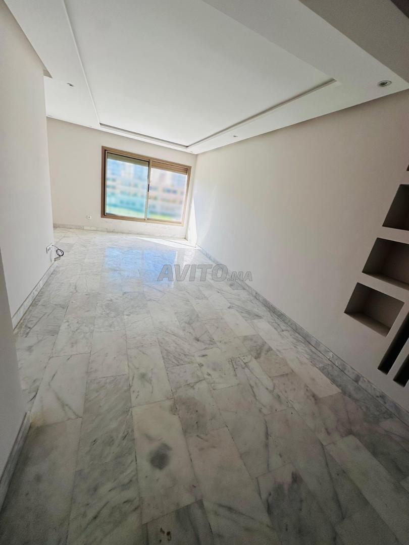Studio vide à louer - 70 m² - Bourgogne