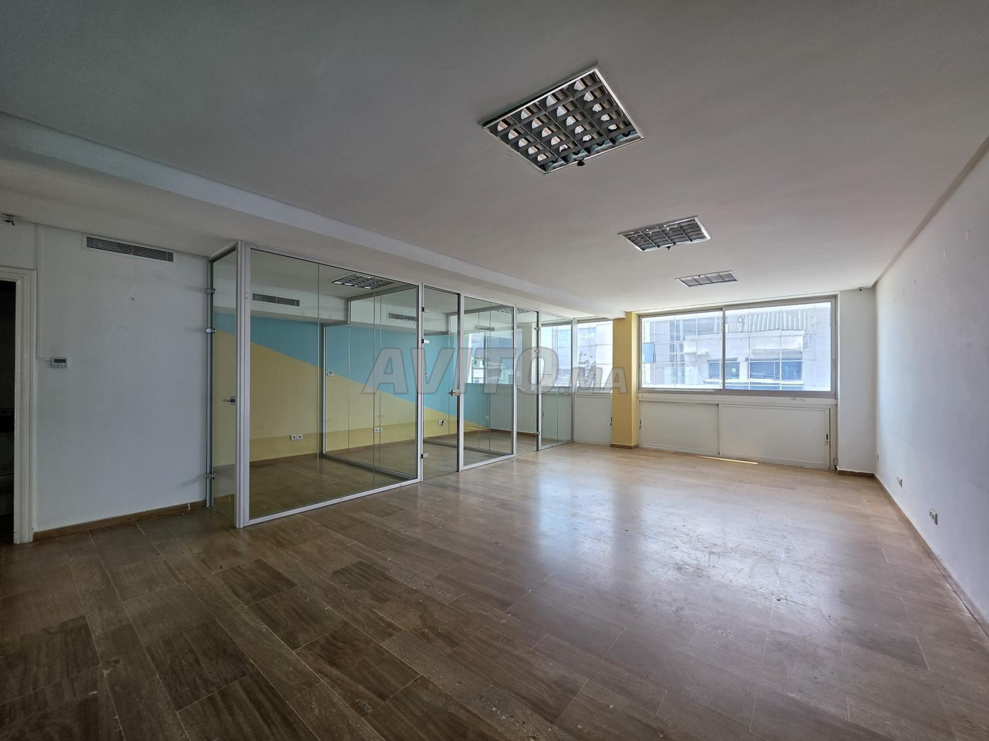 Bureau aménagé 85 m², immeuble professionnel