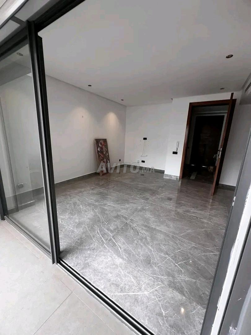 Studio vide à louer à next house