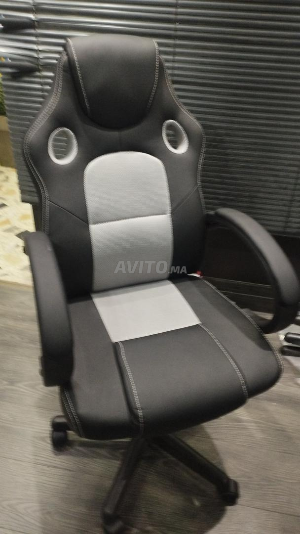 Quatre chaises de bureau neuves à vendre à Pâtes