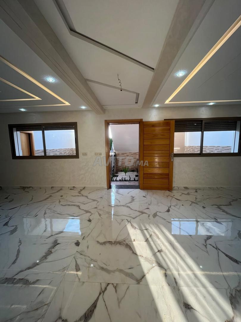 Duplex deux façades à vendre