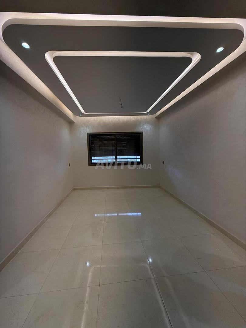 Duplex ensoleillé et chic à vendre à Sidi Maarouf