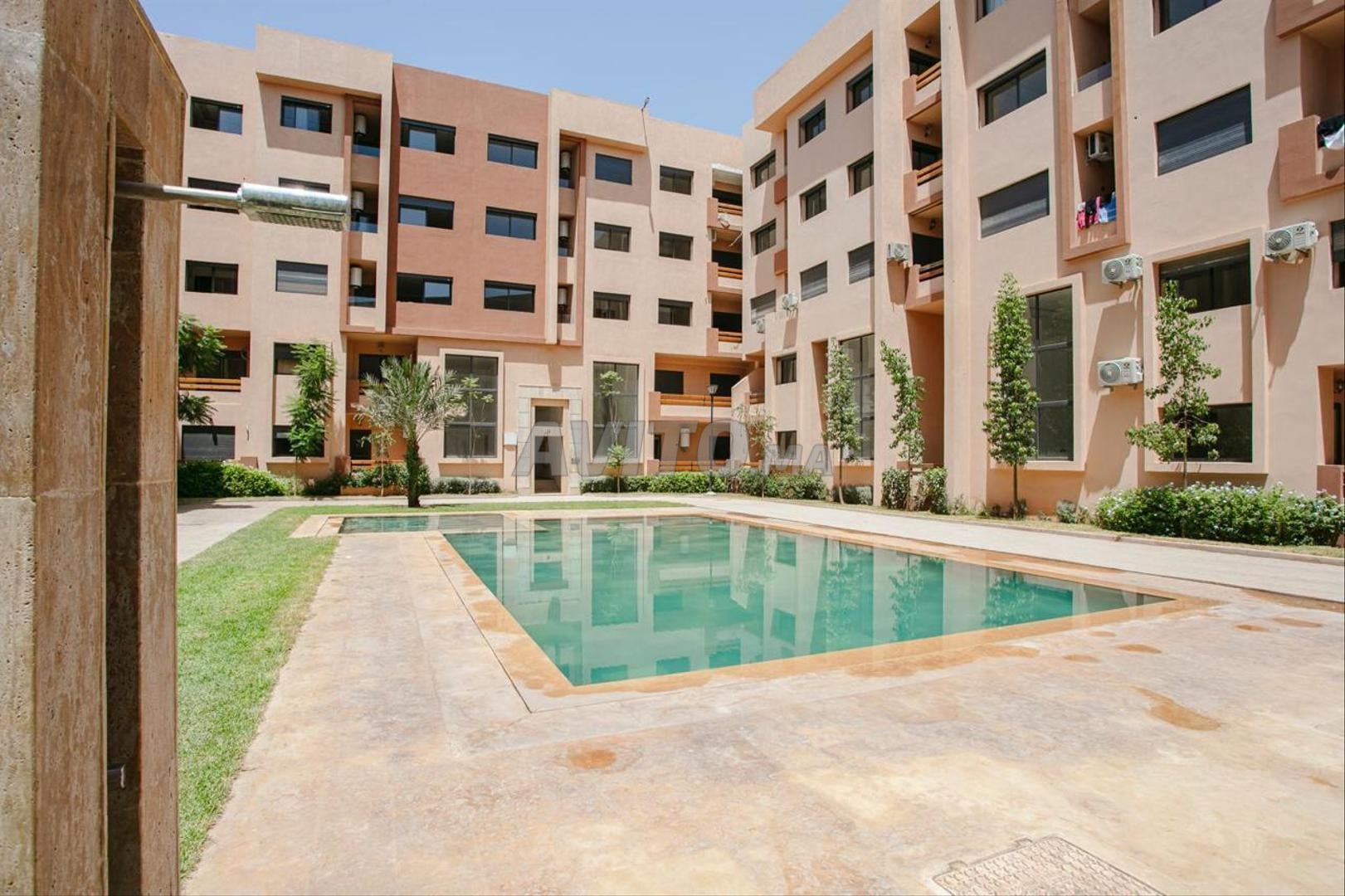 Studio meublé avec piscine à louer