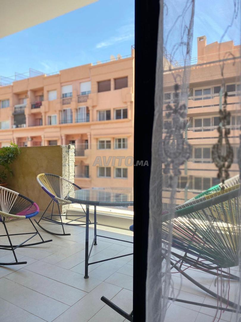 T3 meublé balcon panoramique 90 m² En plein centre