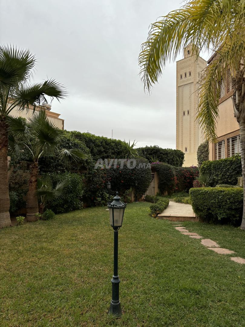 Villa de Prestige à Vendre à Oujda 1161 m²