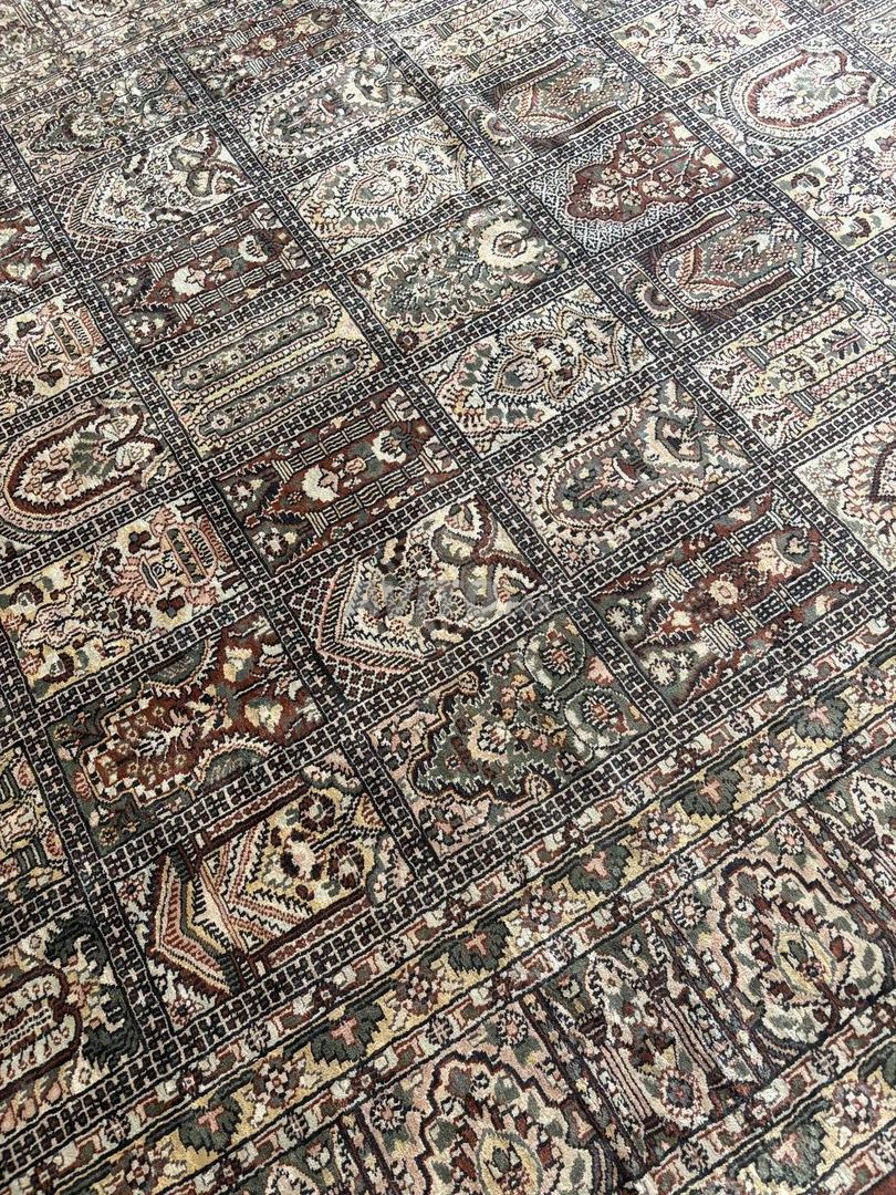 Tapis iranien en soie à vendre