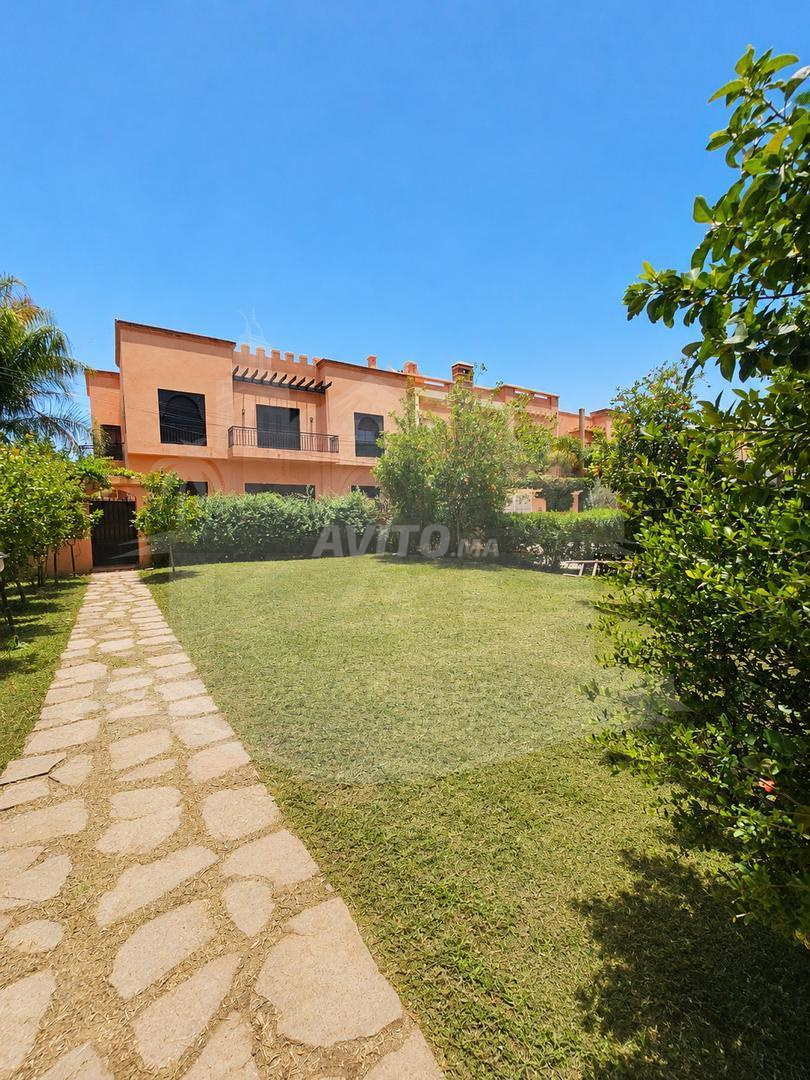 VILLA DE STANDING À VENDRE – TARGA – MARRAKECH