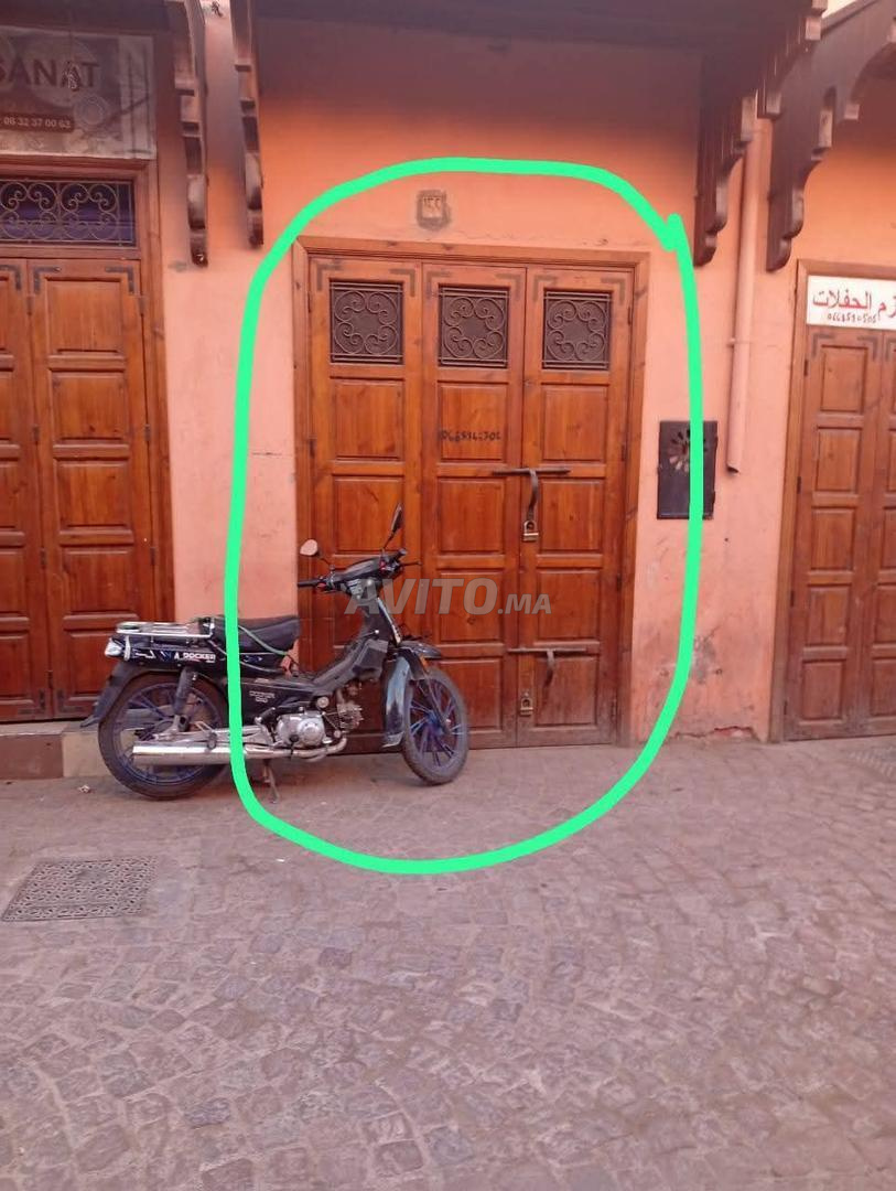 Magasins à vendre, propriété privée, situés à Kasbah