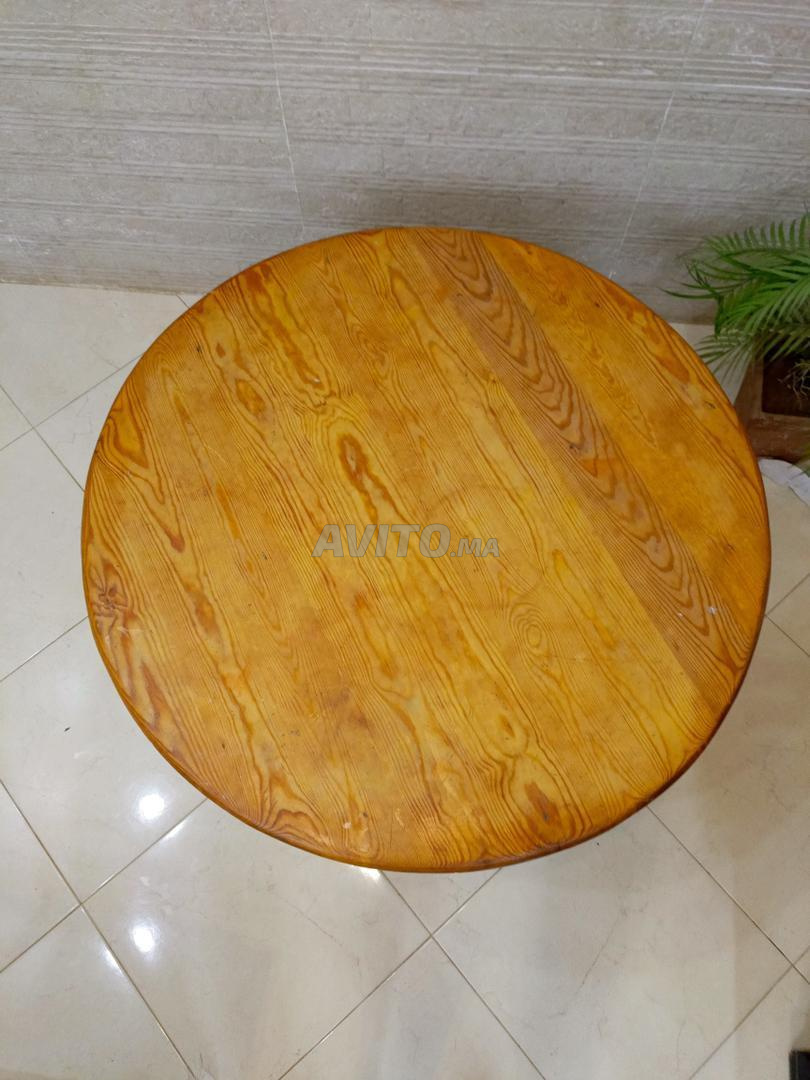 Table ronde en bois de haute qualité à vendre