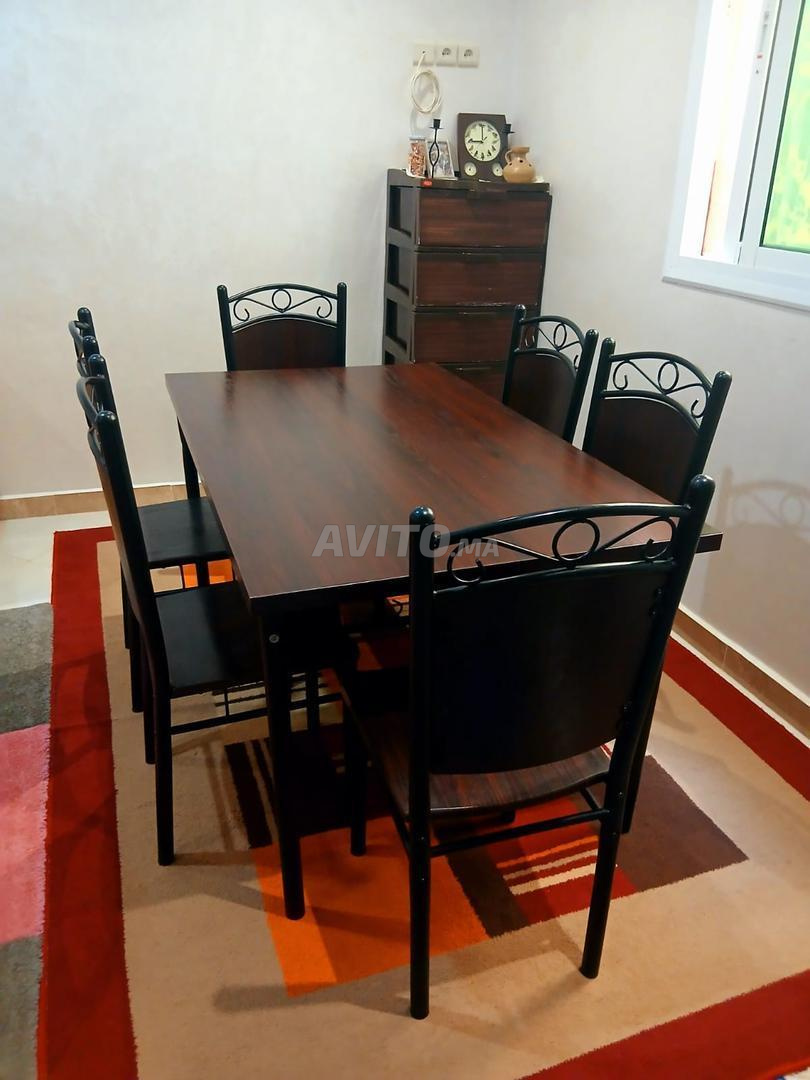 Une table à vendre