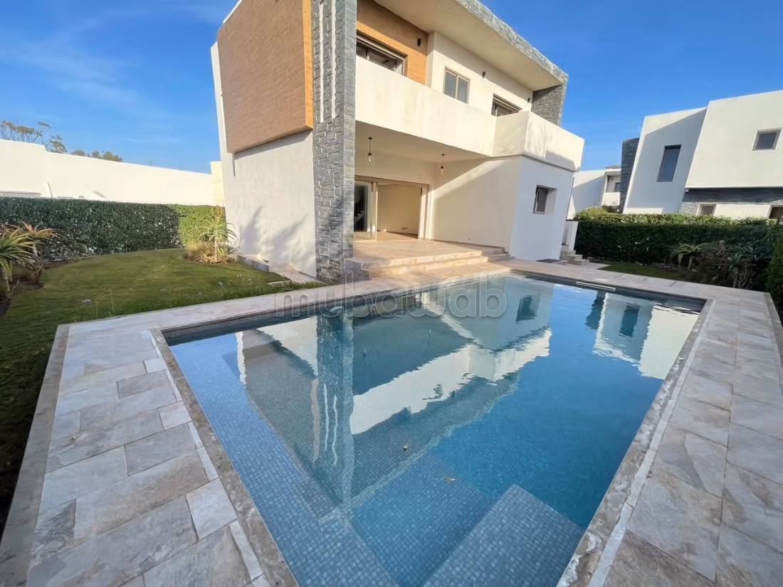 Belle Villa neuve moderne de 452m2 à louer