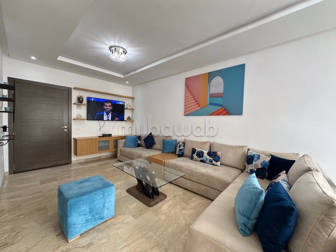 Appartements à louer à Founti. 7 grandes pièces. Avec ascens...