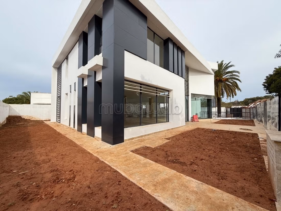 Local commercial pour location Agdal.
Surface de 1000 m².
Po...