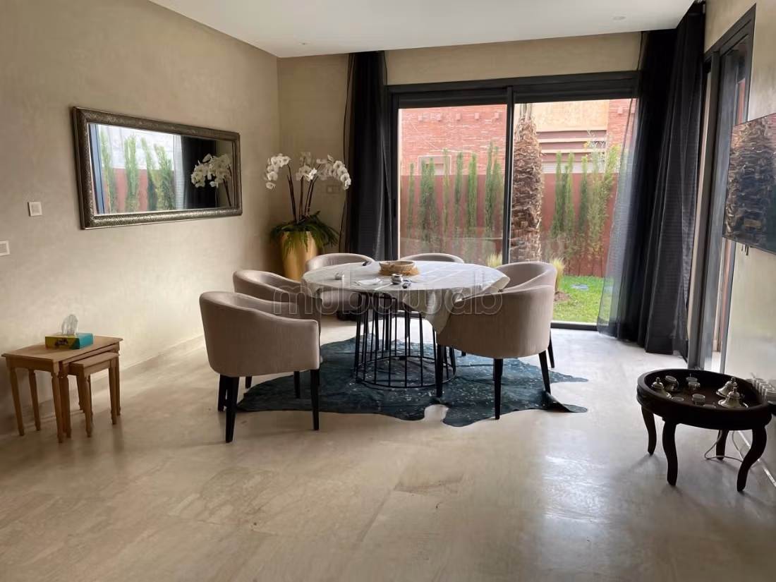 Superbe villa moderne avec piscine et jardin