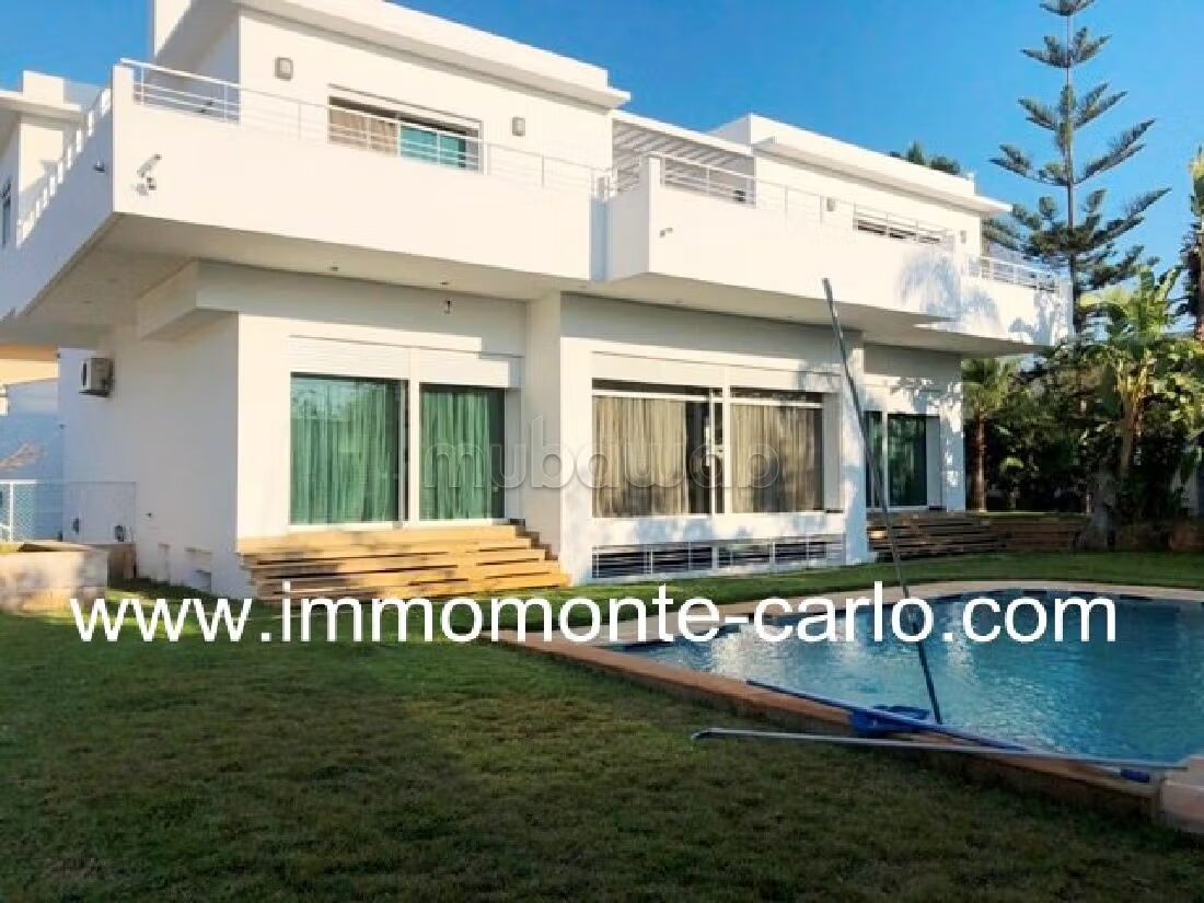 Villa haut standing avec piscine proche de toutes commodités