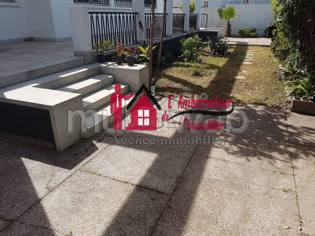 Villa 725 m² à vendre à Casablanca (Chantilly) à Casablanca