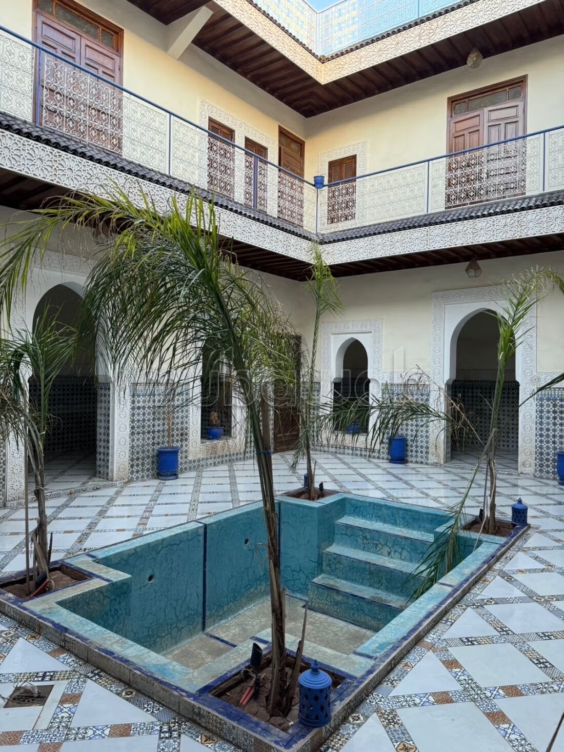Opportunité riad 300 m2 au sol à 10 mn de la place