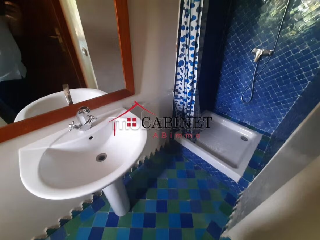 Villa 2000 m² à louer à Rabat — Photo 3