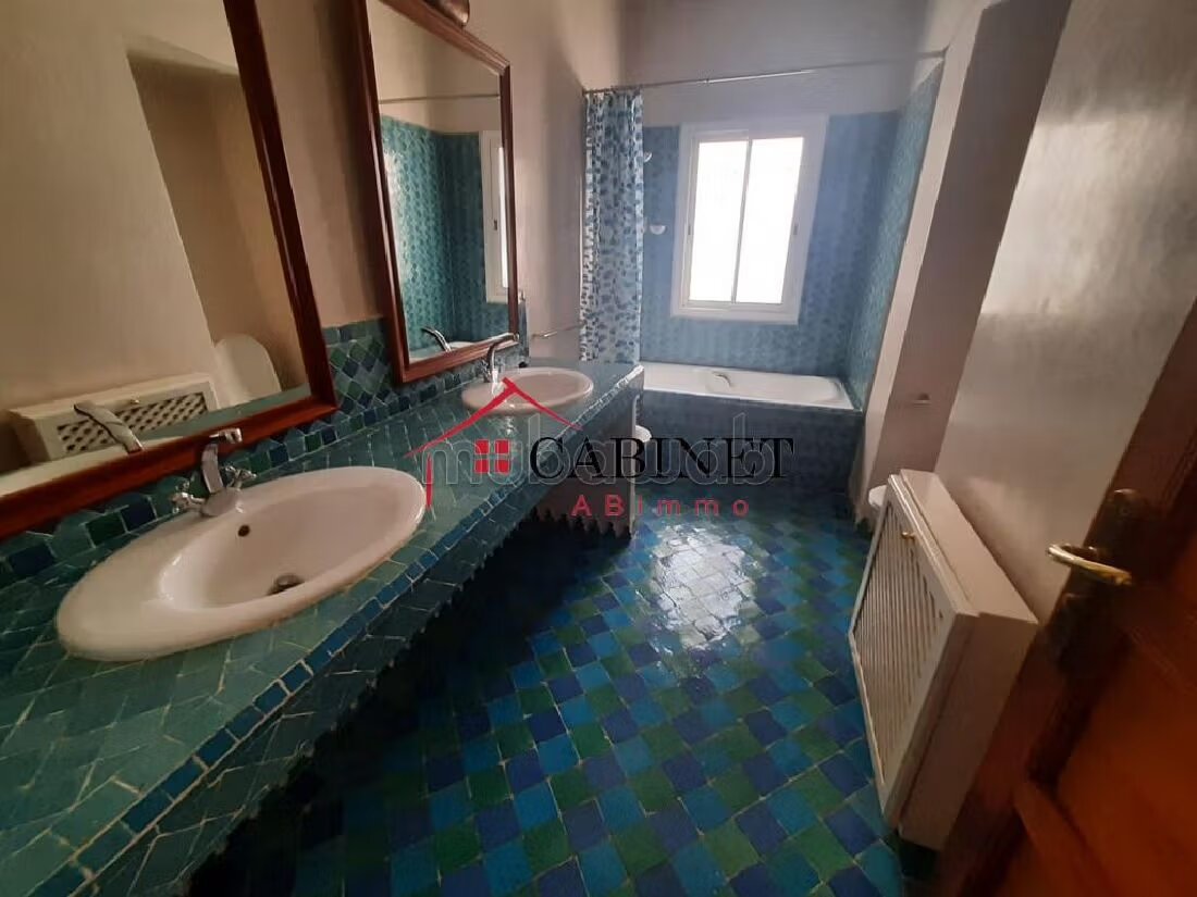 Villa 2000 m² à louer à Rabat — Photo 19