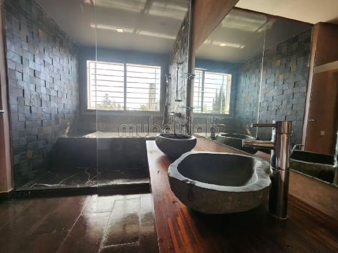 فيلا 840 م² للإيجار في الدار البيضاء (عين دياب) — Photo 18