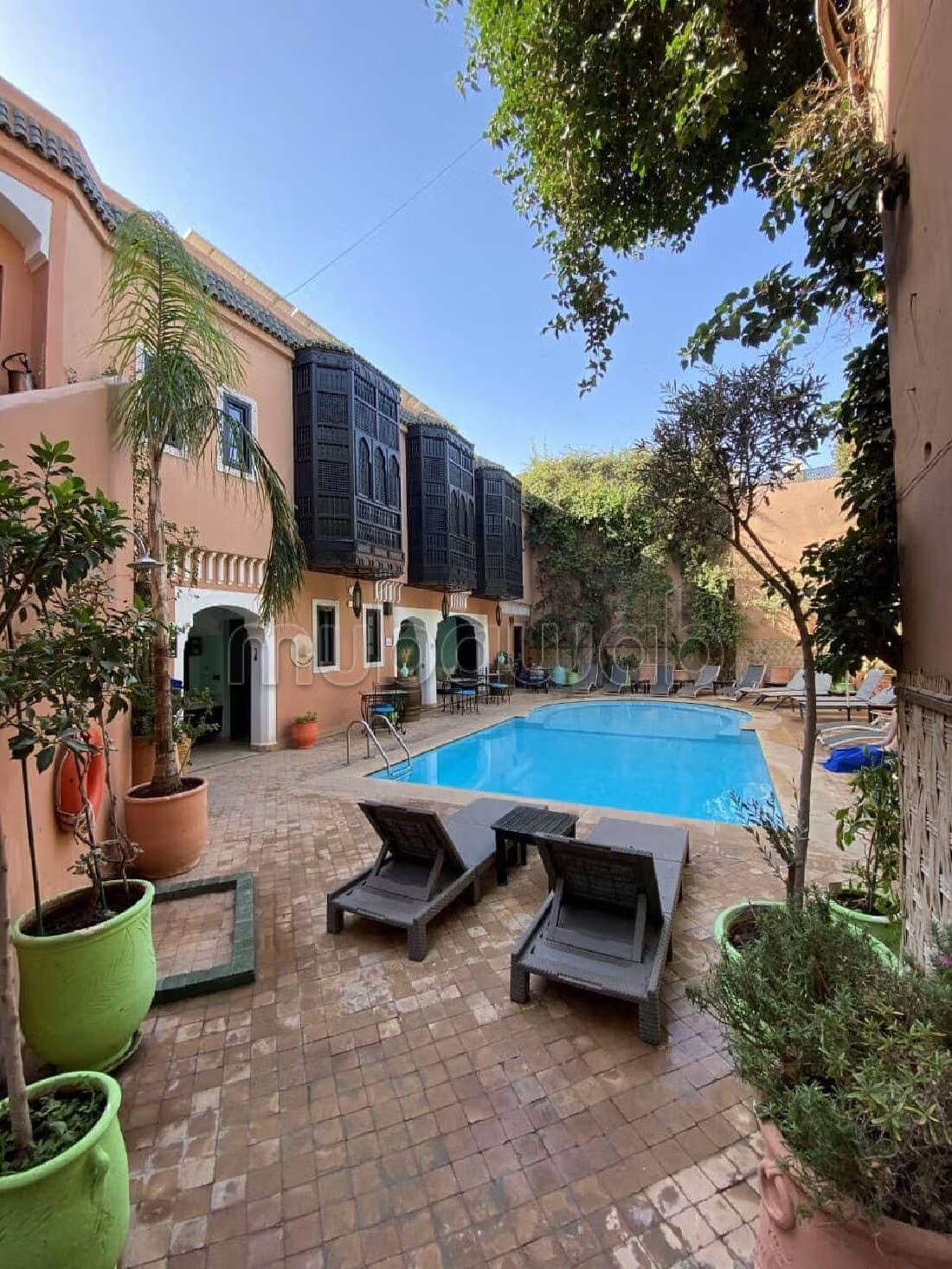 Vente riad maison d'hôte titré avec piscine à médina marrake...