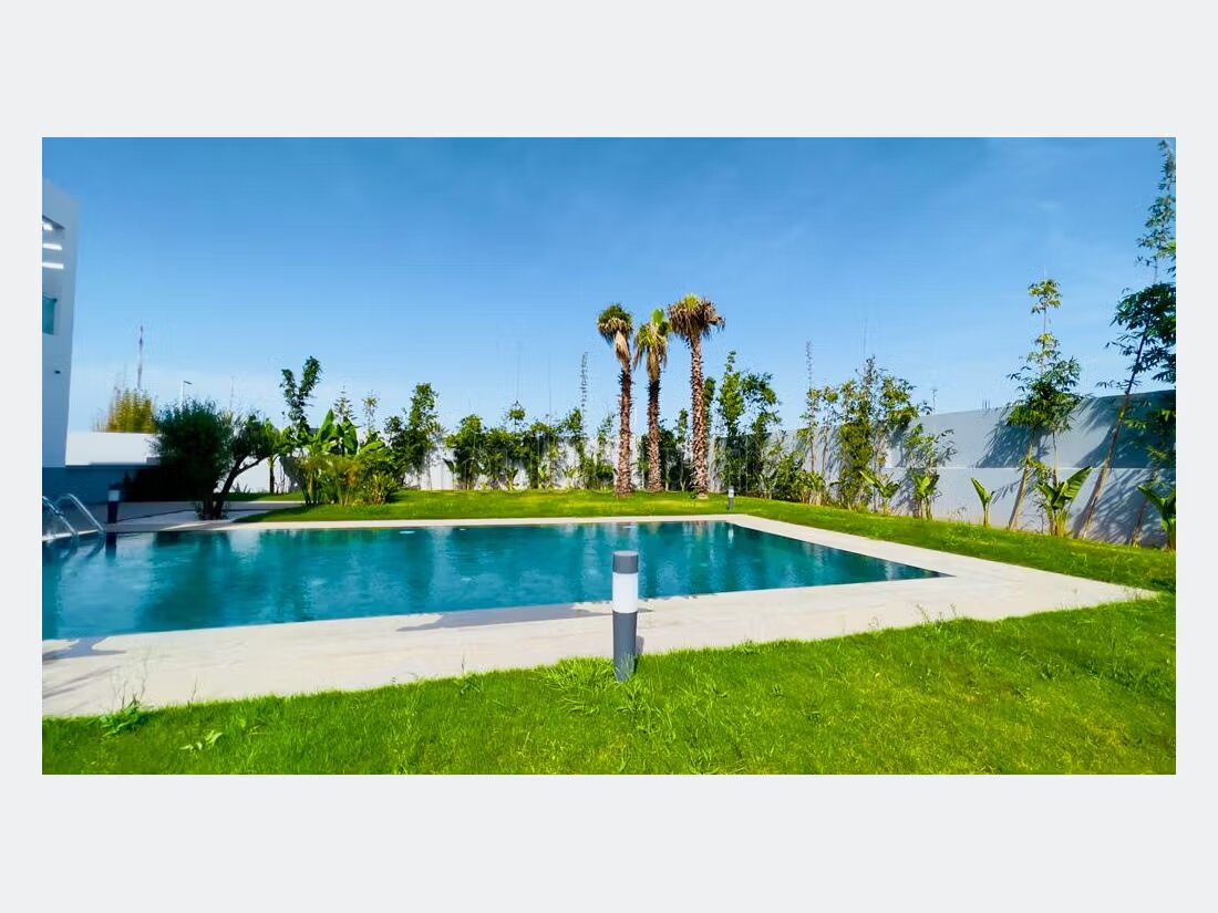 Villa neuve standing en location a souissi