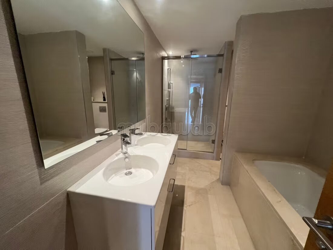 Apartment 235 m² for Rent in Casablanca — Photo 10