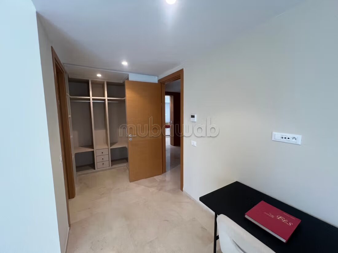 Apartment 235 m² for Rent in Casablanca — Photo 11
