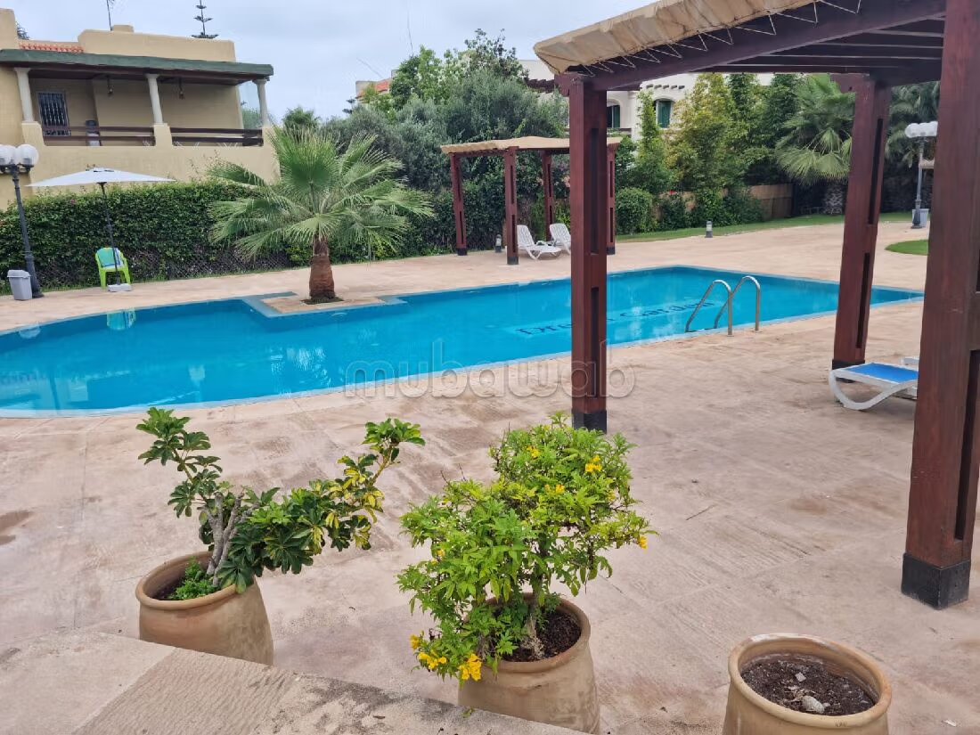 Villa vide a la location a ain diab 35000DH