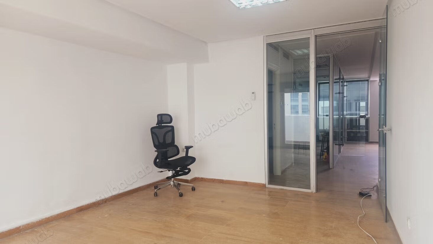 Office 85 m² for rent in Casablanca — Photo 2